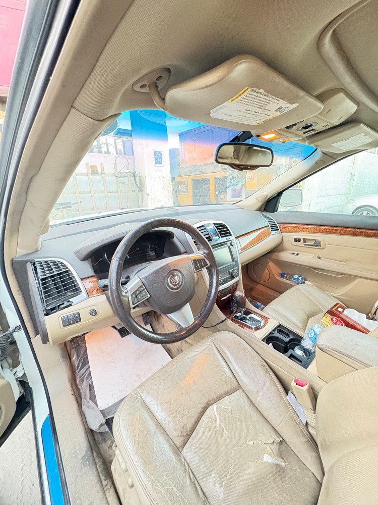 perfect condition CADILLAC SRX4 - 6