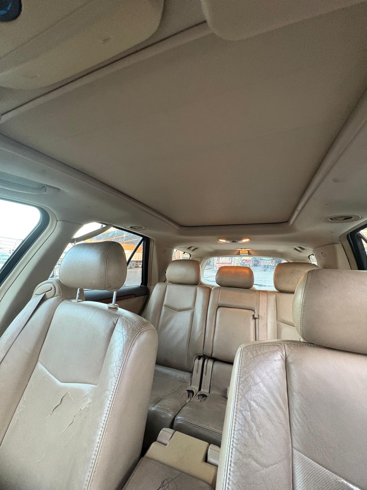 perfect condition CADILLAC SRX4 - 11