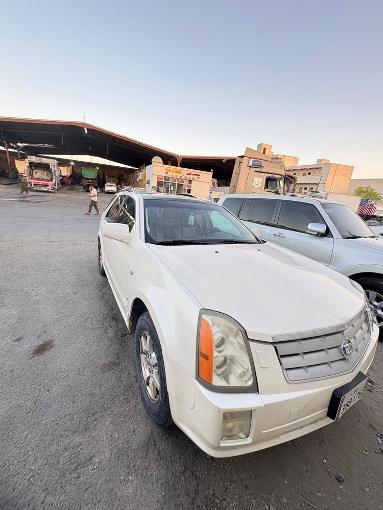 perfect condition CADILLAC SRX4 - 5
