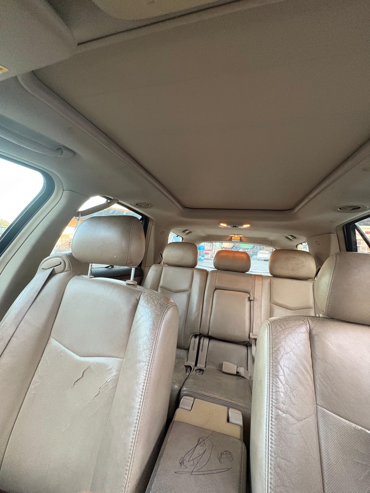 perfect condition CADILLAC SRX4 - 3
