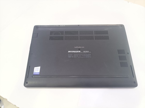 Dell Latitude 5300 - 4