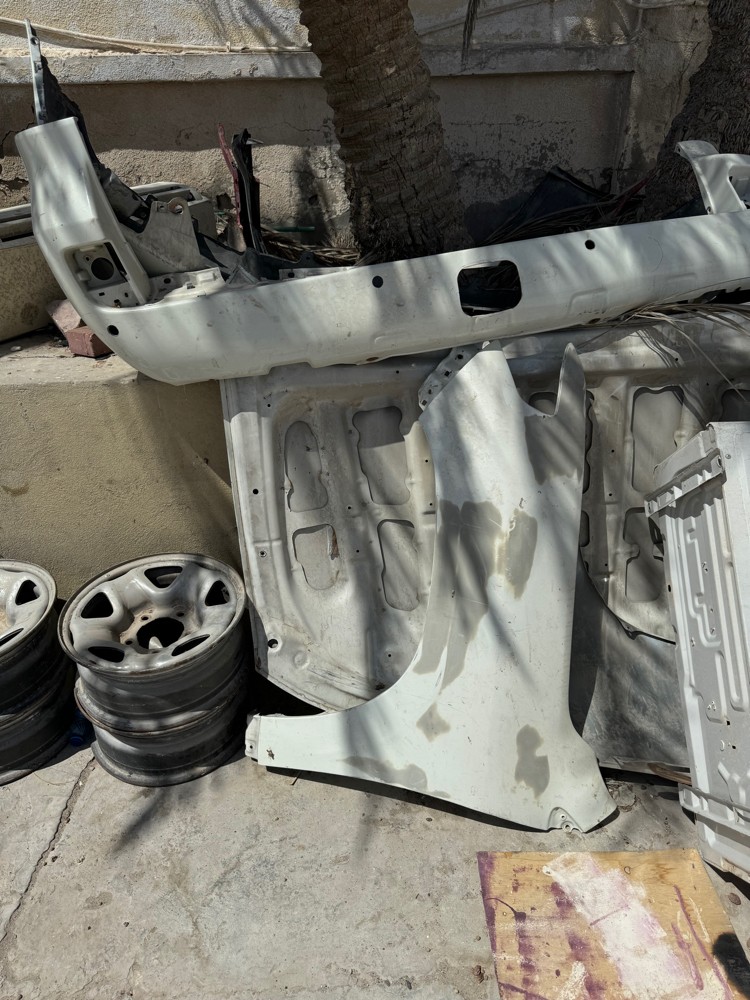 Hood,bumpers and side skirts - 1
