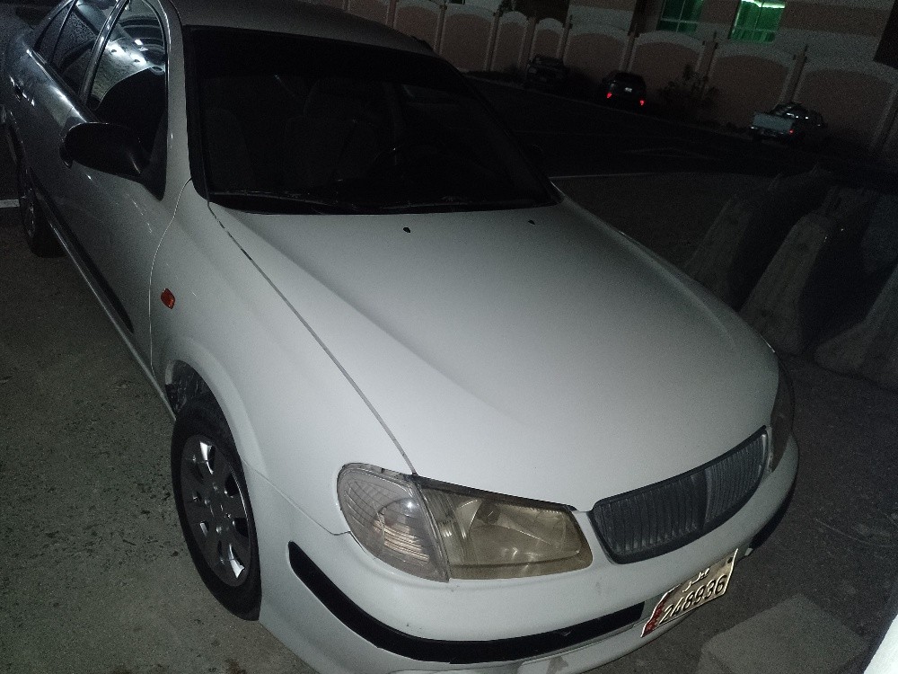 Nissan sunny - 2