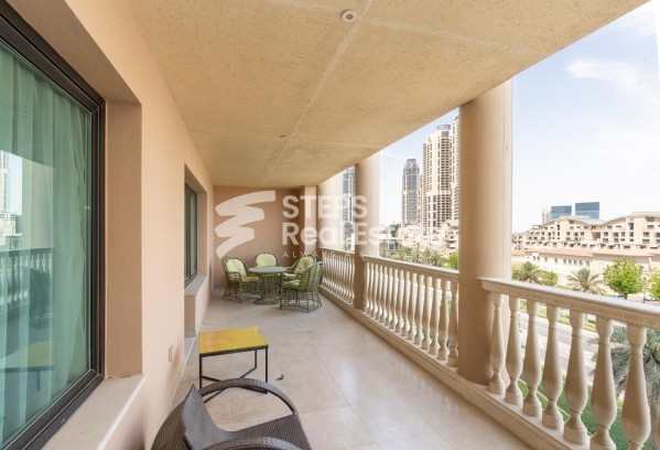 Luxurious Apartment with Balcony - 1