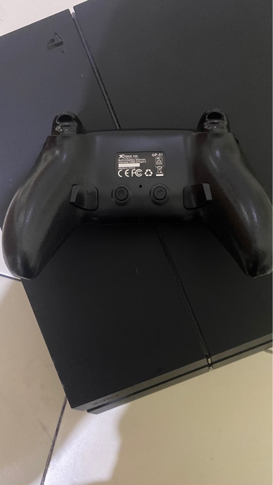 ps4 pro and pro controller  - 3
