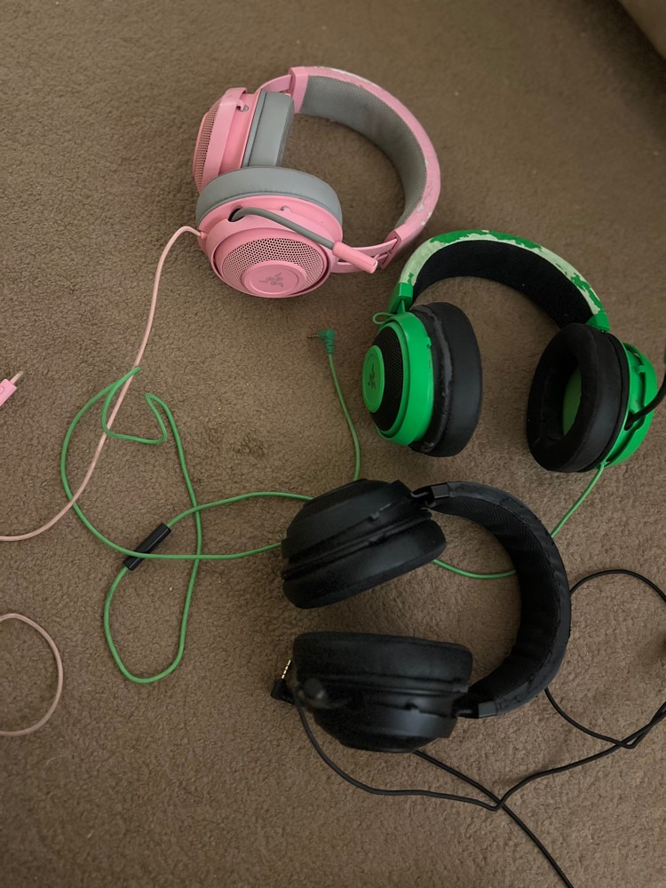 3 razer headphones  - 2