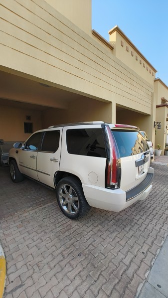 Cadillac escalade - 2