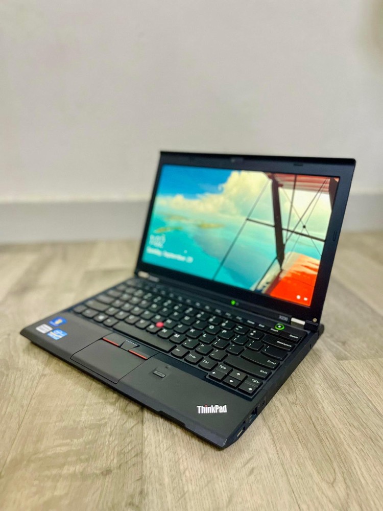 HP DELL LENOVO i7 i5 256SSD A+ - 2