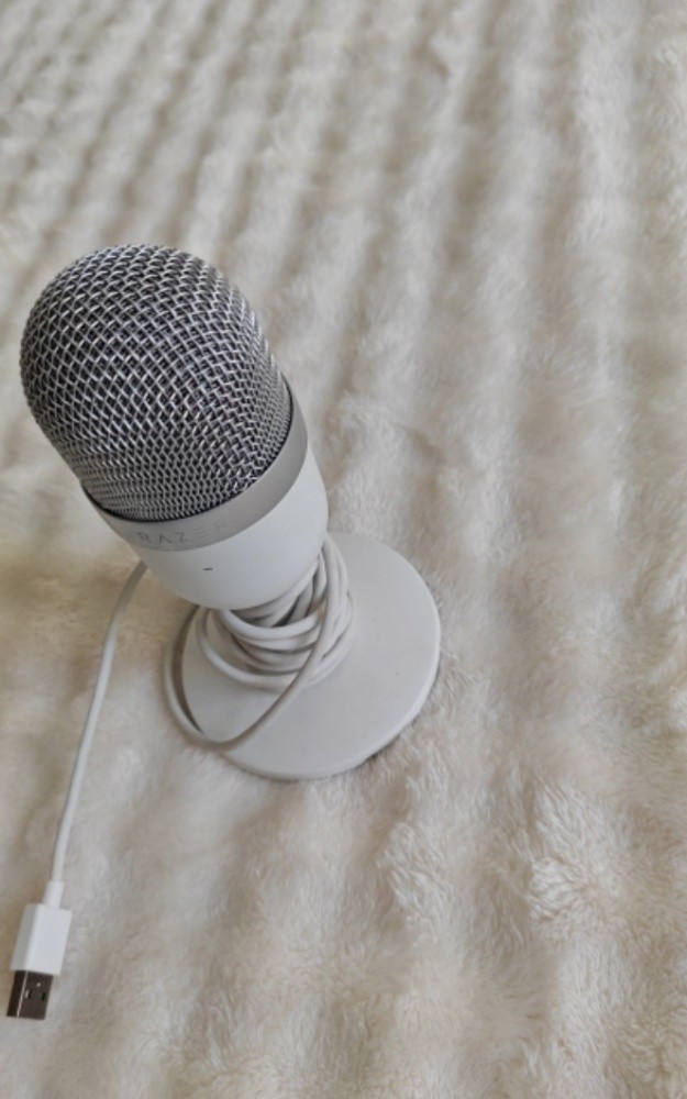 it is a razer mic - 2