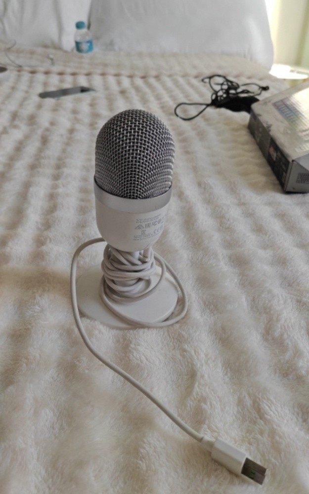 it is a razer mic - 4