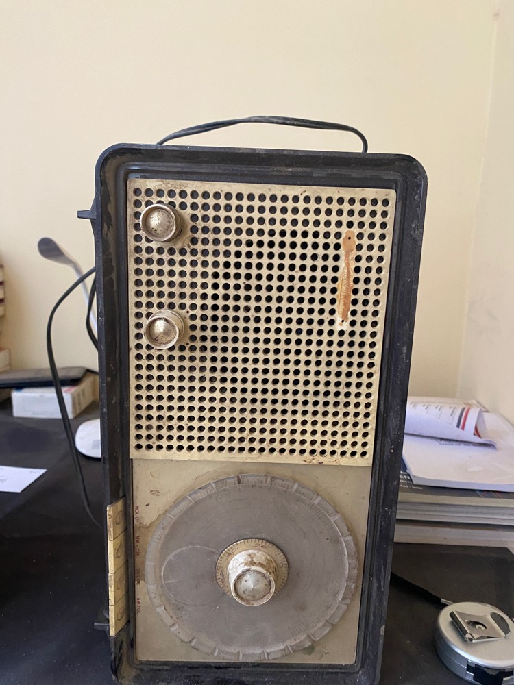 old philips radio - 1