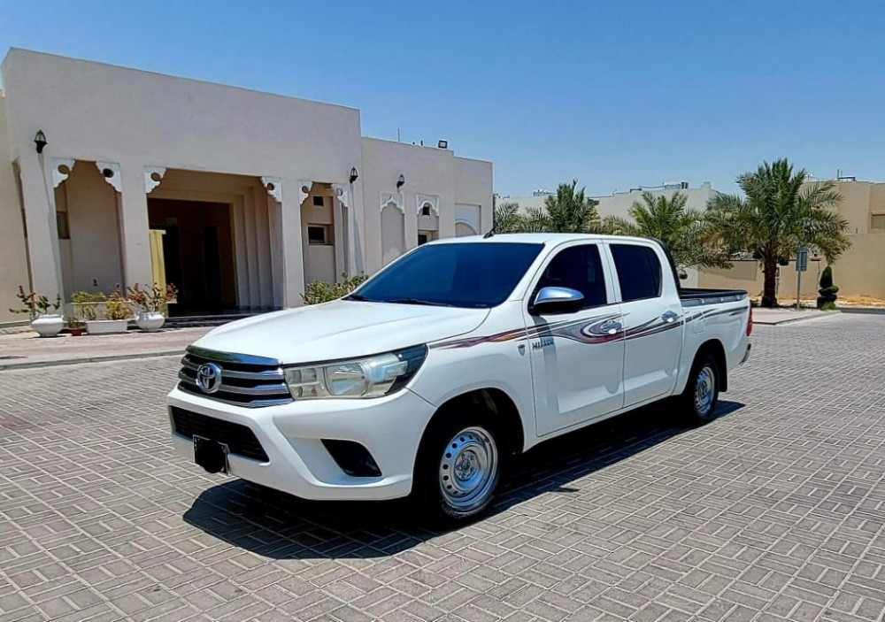 TOYOTA HILUX - 1