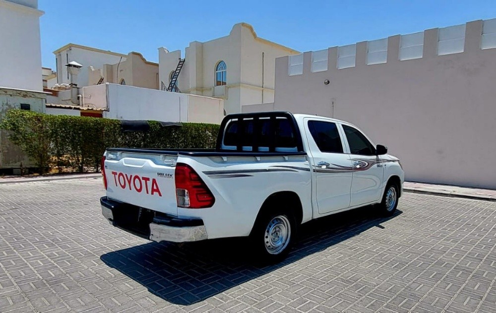 TOYOTA HILUX - 3