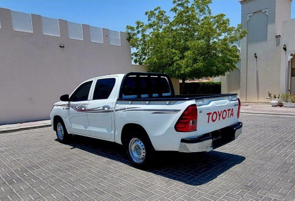 TOYOTA HILUX - 4