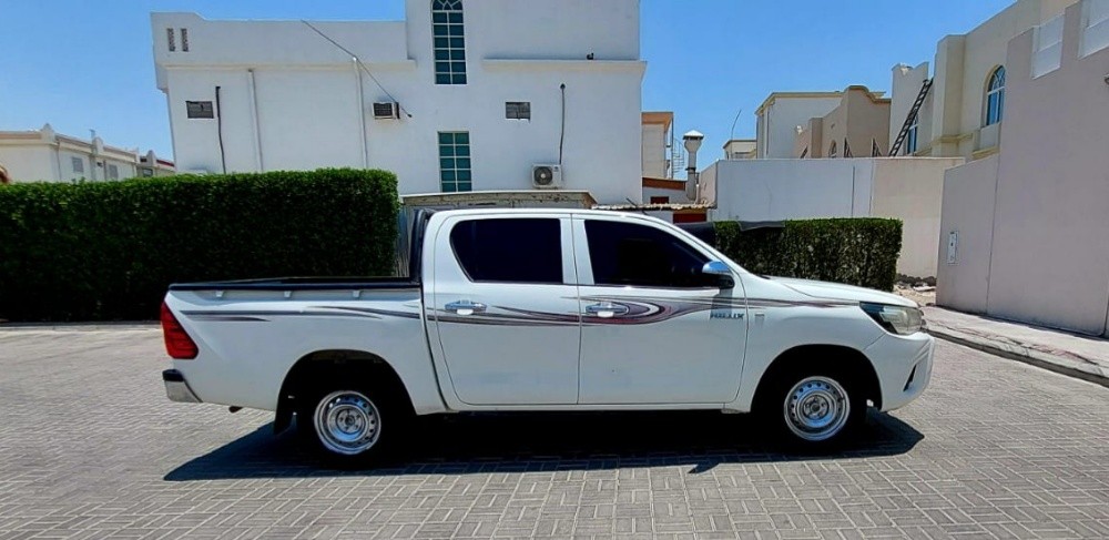 TOYOTA HILUX - 7