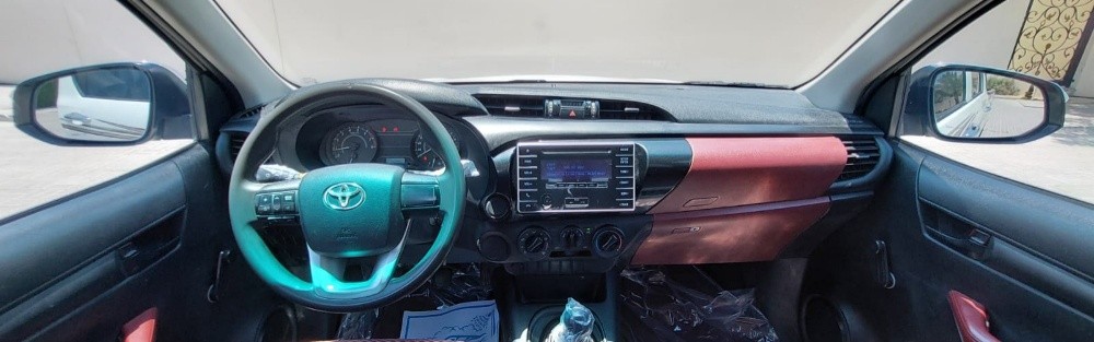 TOYOTA HILUX - 10