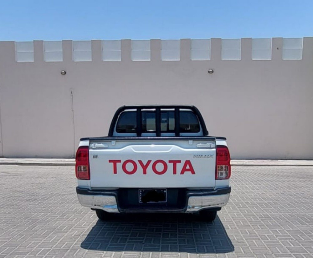 TOYOTA HILUX - 8
