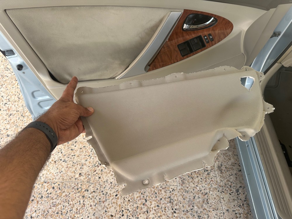 Camry 2007-2011 door armrest - 1