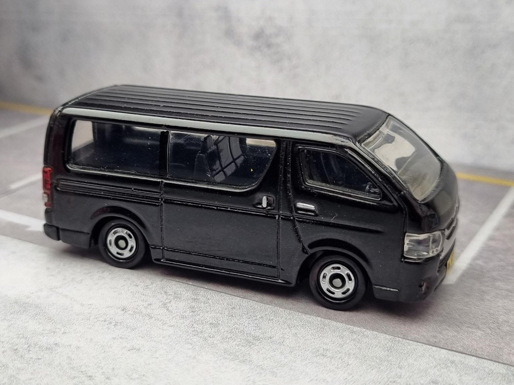 Toyota Hiace Van 1/64 scale - 2