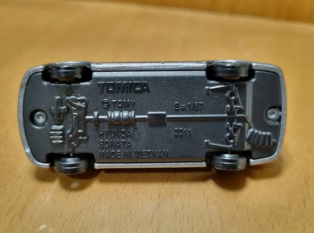 Hyundai Sonata - Tomica Diecast - 6