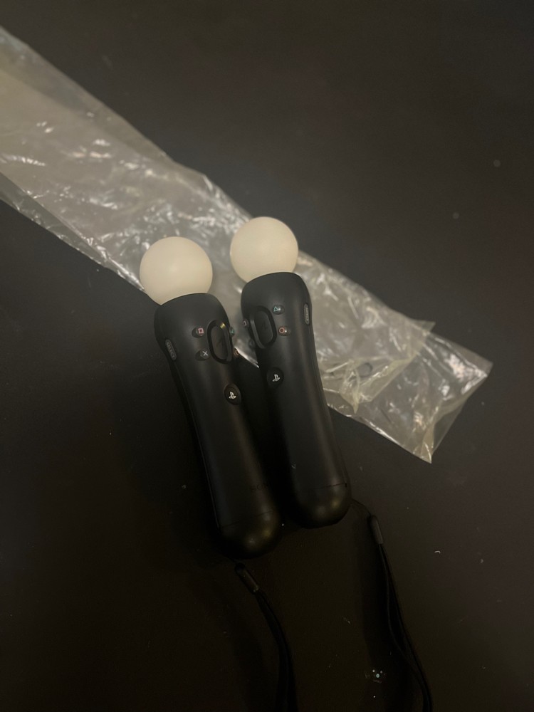 PS|VR controllers - 3