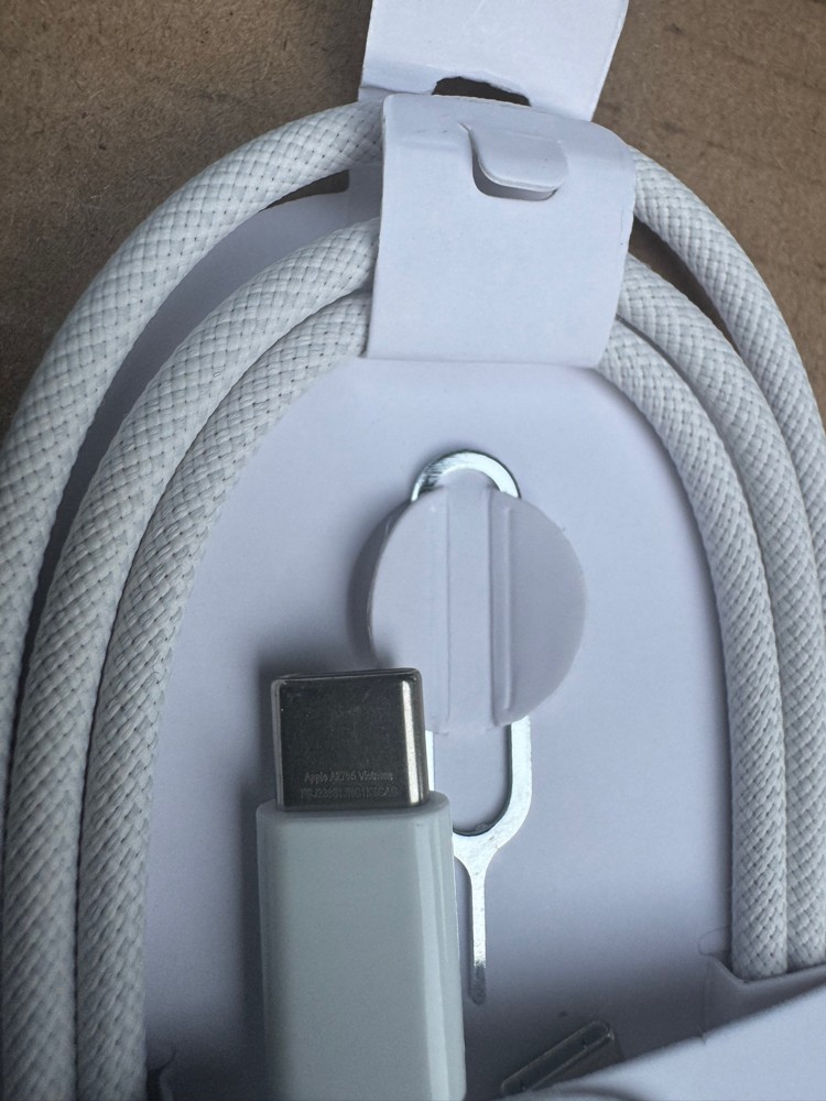 Original iPhone 16 cable charger - 5
