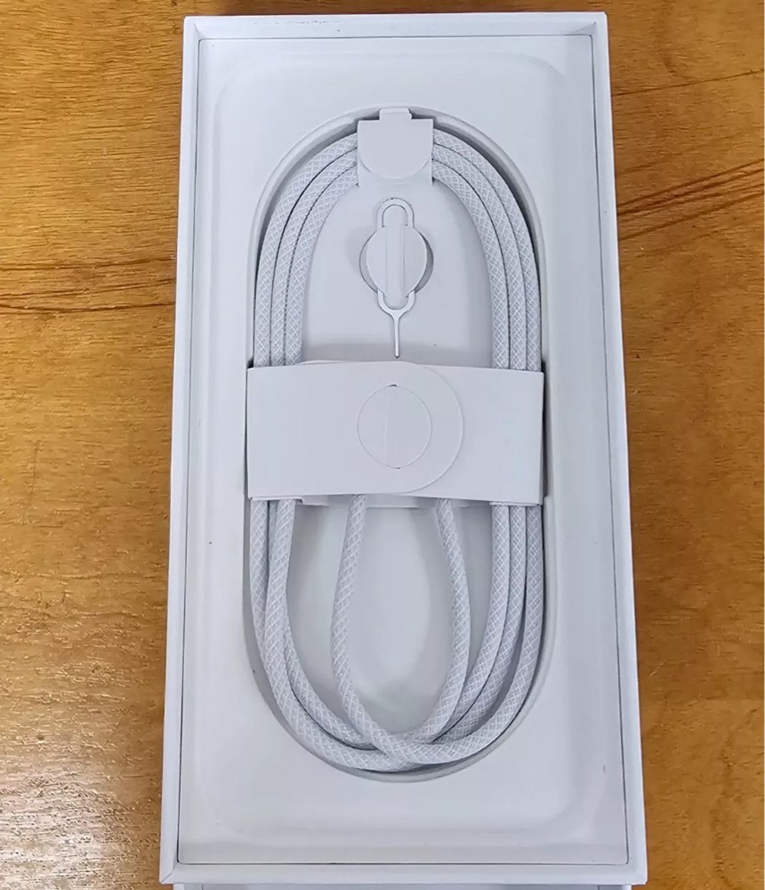Original iPhone 16 cable charger - 1