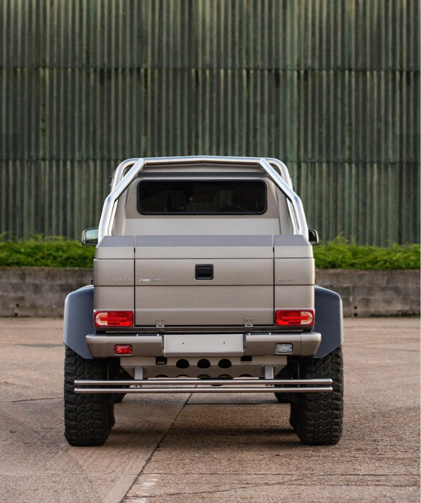 Mercedes G63 6*6 - 4
