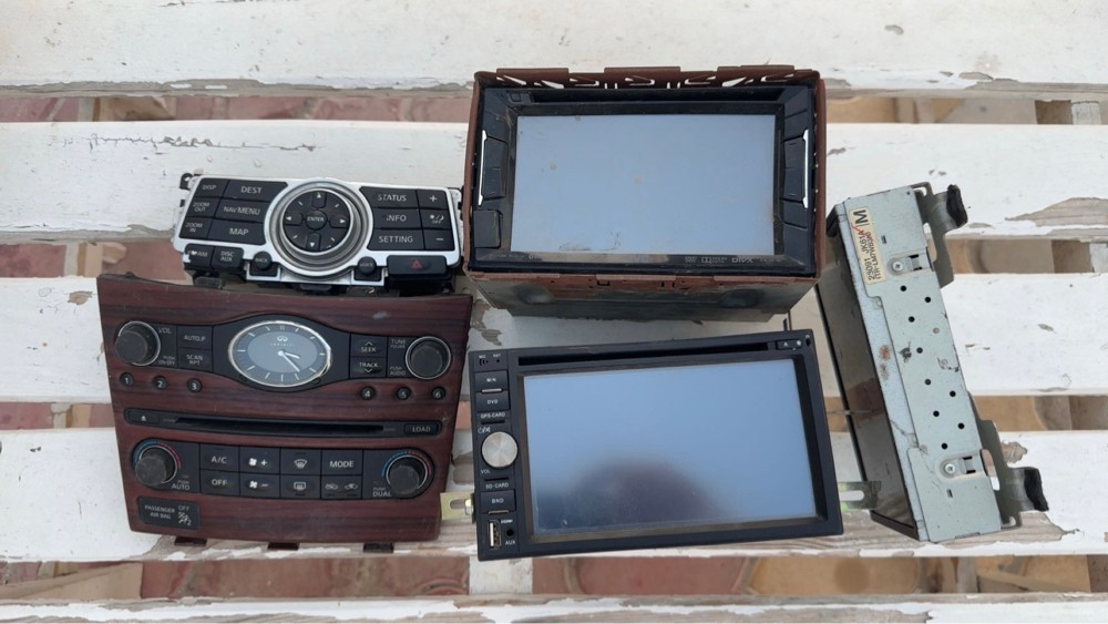car screens - 1