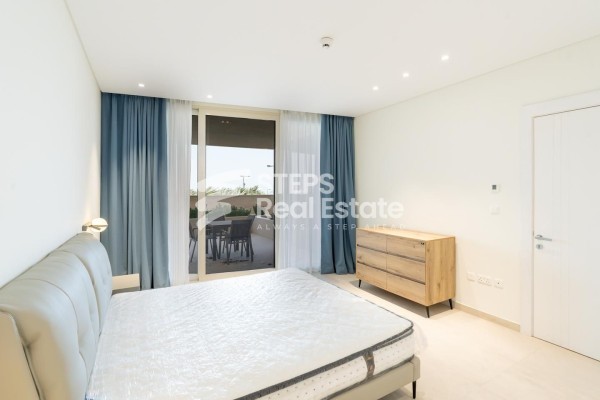Apartment with Spacious Terrace - 2