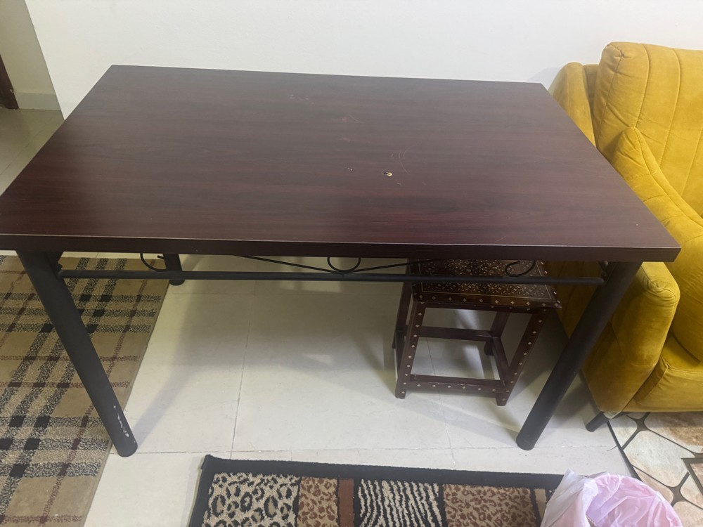 طاولة طعام بدون كراسي  - 1