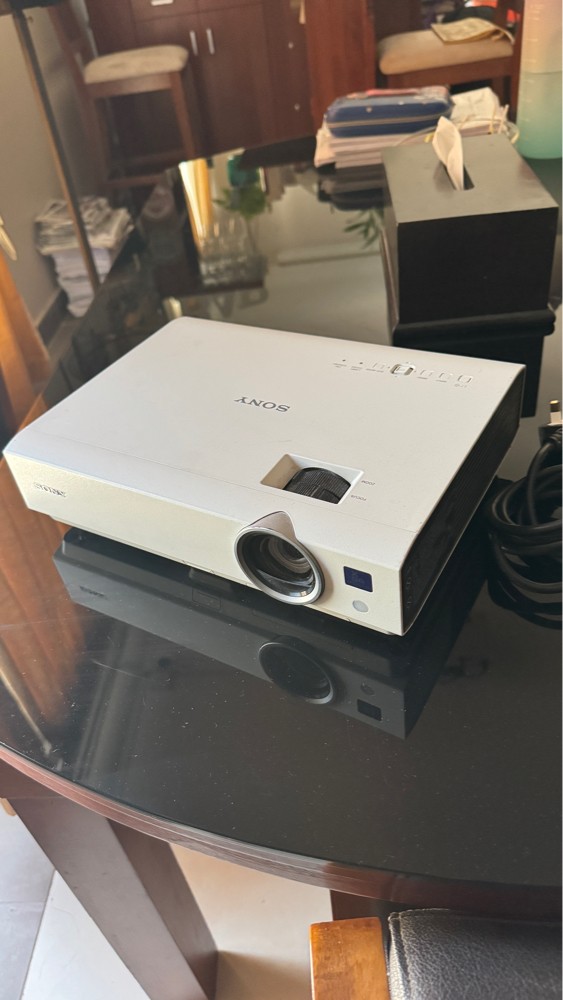 SONY PROJECTOR FOE SALE - 3