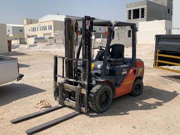 FORKLIFT FOR RENT OIL & GAS - 3