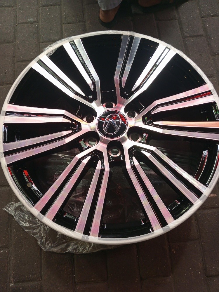 New 22-inch Lexus four-piece rims - 1
