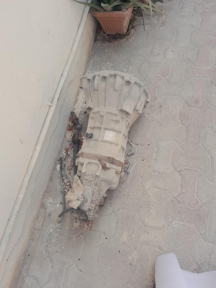 للبيع قير عادي موديل ٢٠١٠ هايلكس - 2