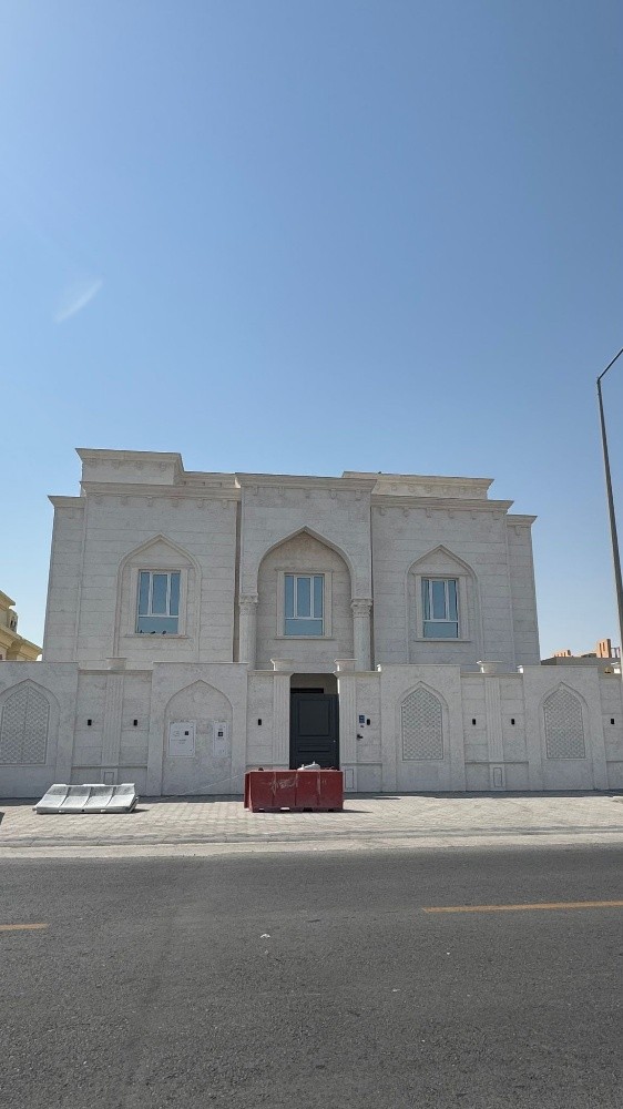 للبيع فيلا مميزة جدا بالمريخ - 2