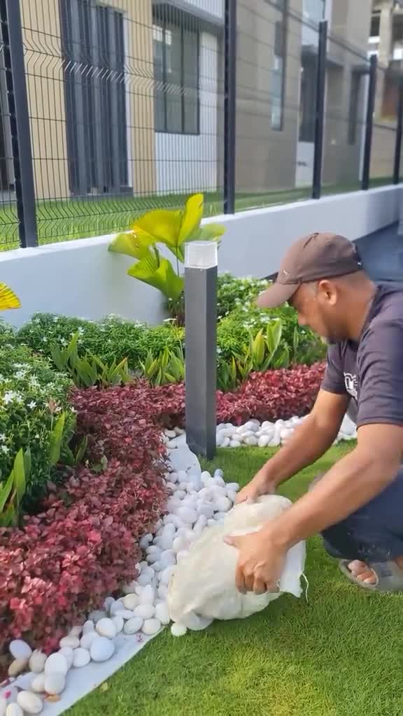 نقوم بجميع اعمال الزراعه والديكور - 1