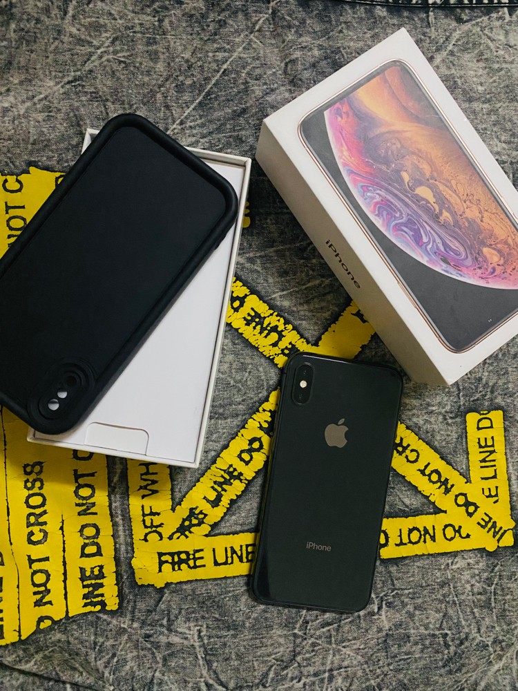 iPhone XS - 1