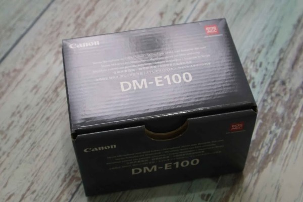 Canon DM-E100 DSLR Stereo Microph - 3