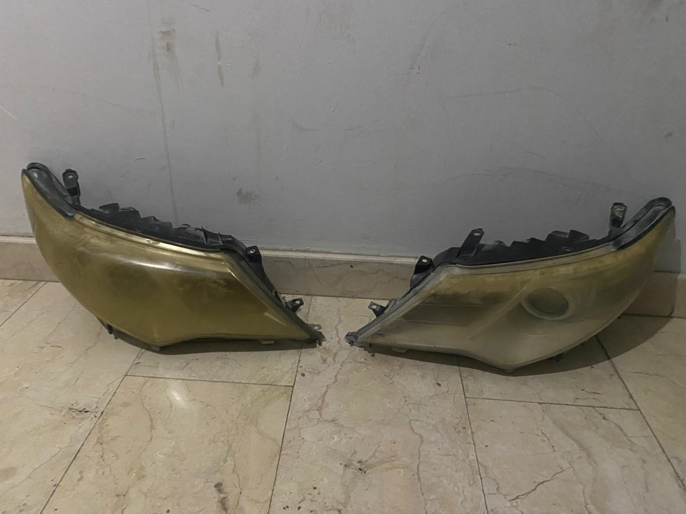 toyota camry head lights  - 1