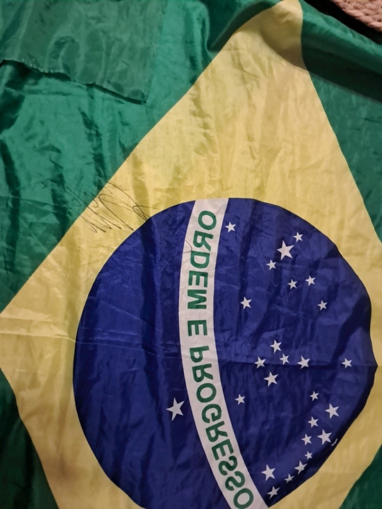 Kaka signed Brazil flag - 1
