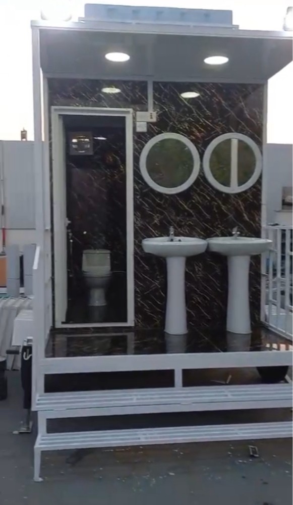 Caravan, cabin & toilet for sale - 1