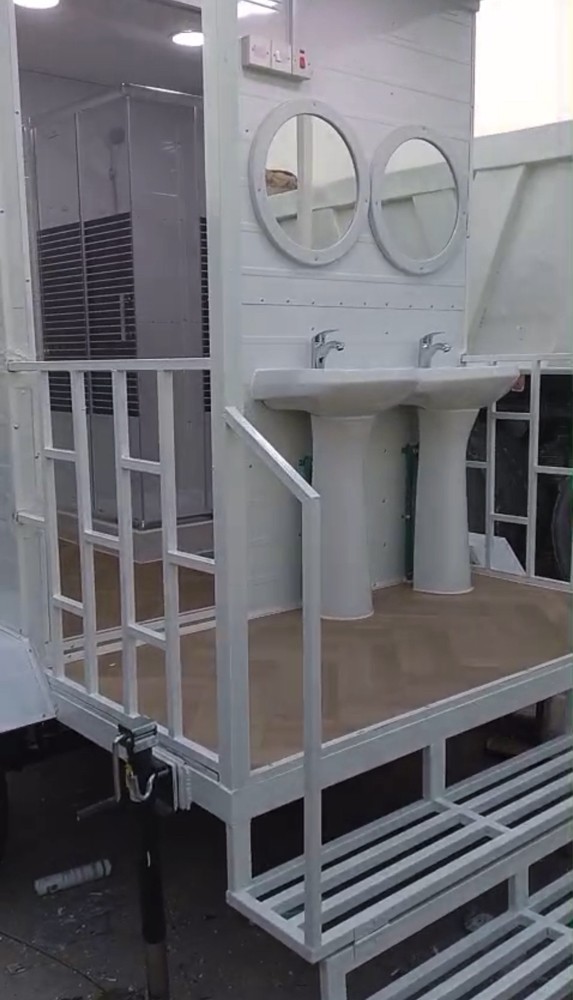 Caravan, cabin & toilet for sale - 2