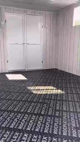 Caravan, cabin & toilet for sale - 1