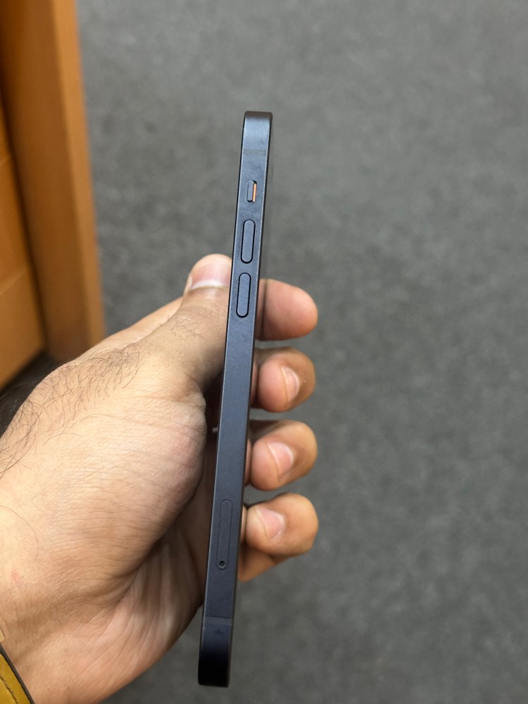 i phone 12 64GB - 3
