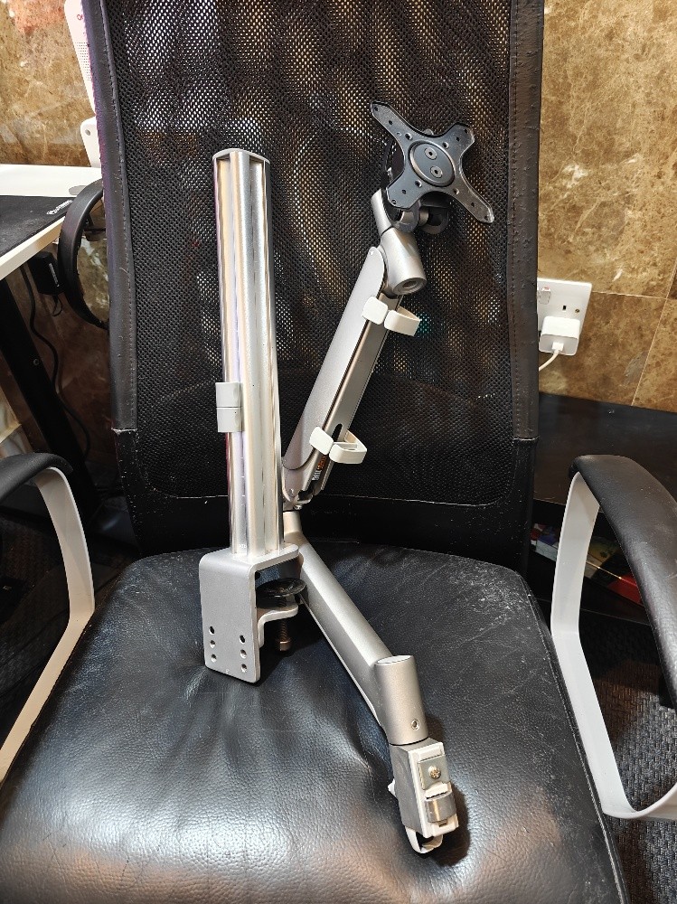 heavy duty monitor holder - 1