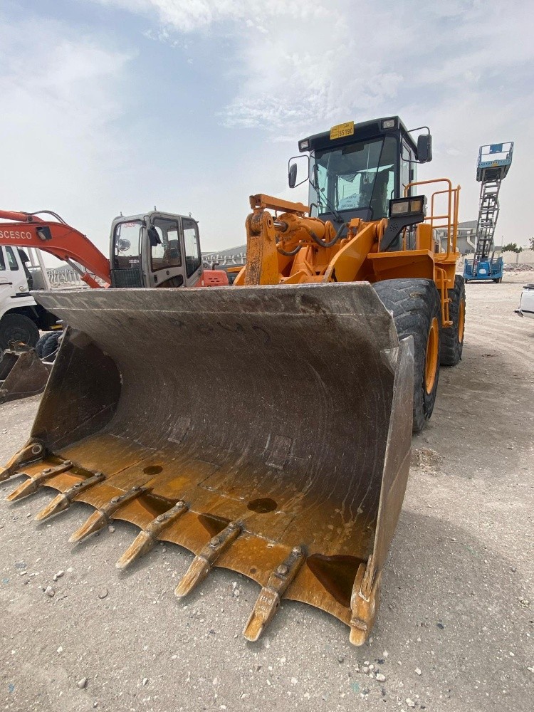 V loader available for rent - 2