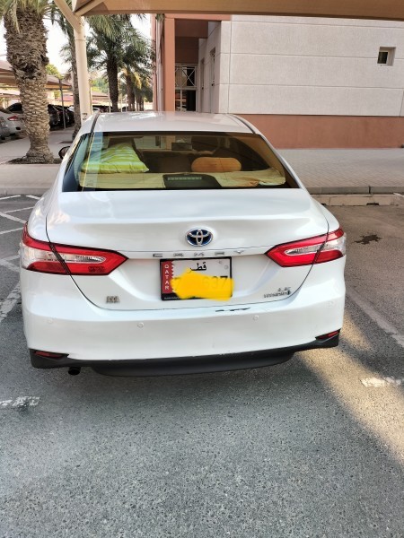 Toyota Camry hybrid - 1