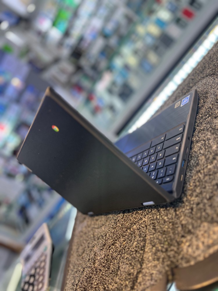Lenove chrome book  - 3