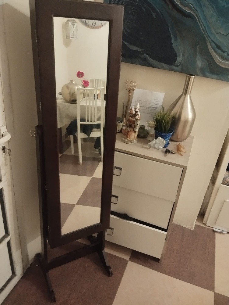 jewelry cabinet new can be locked - 1